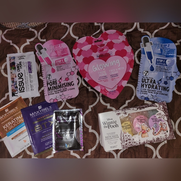 Heart-Shaped Skincare Set with Pink and Red Design - Picture 1 of 2